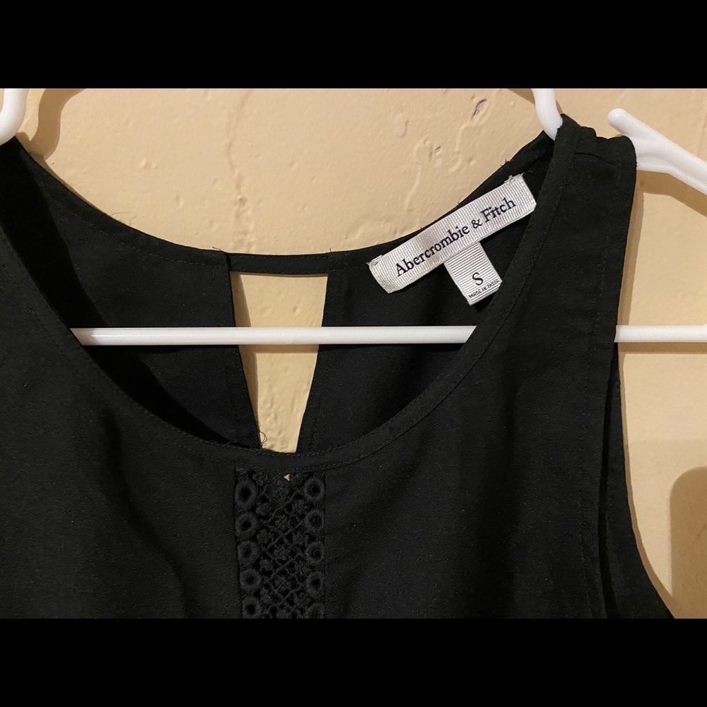 Black tank top!